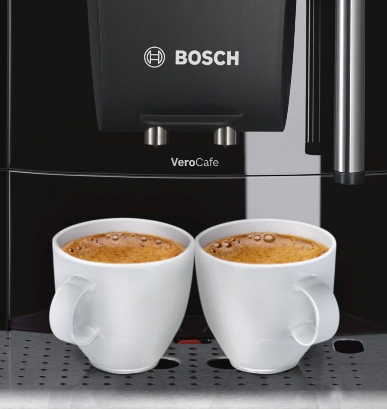 Bosch VeroCafe koffiemachine met koffiekopjes